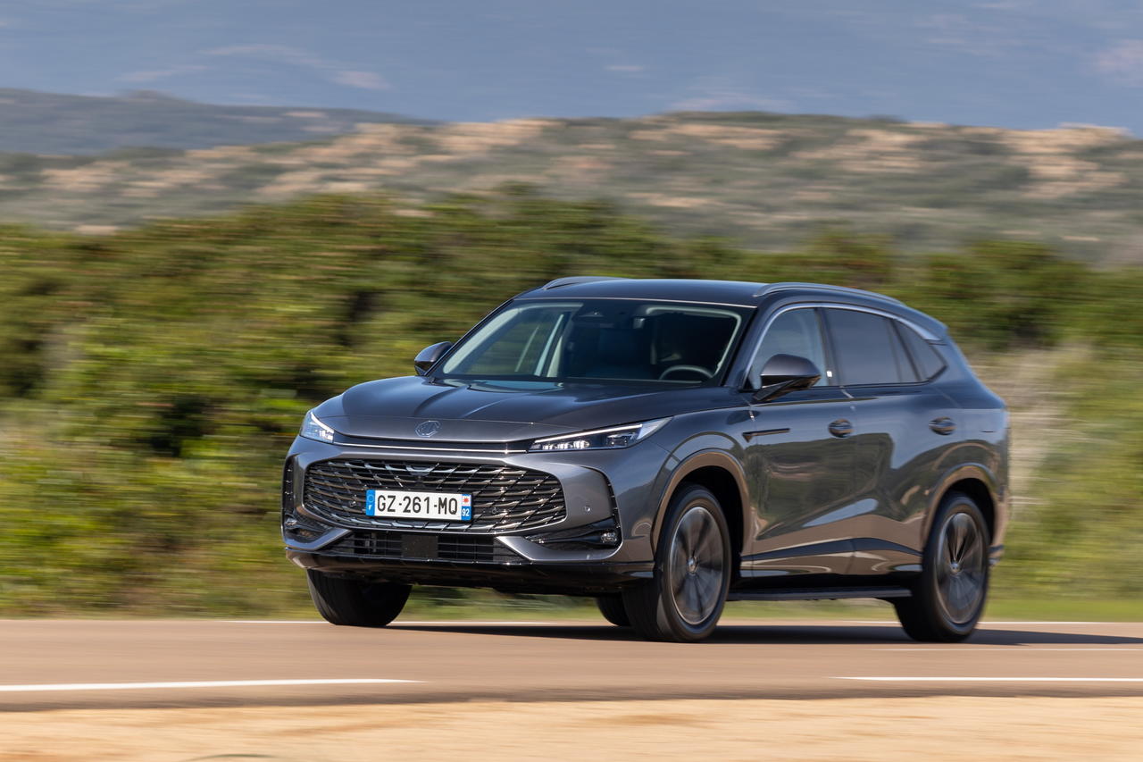 Essai MG EHS (2024). Que vaut le rival chinois du Peugeot 3008 hybride  rechargeable ? - L'Argus