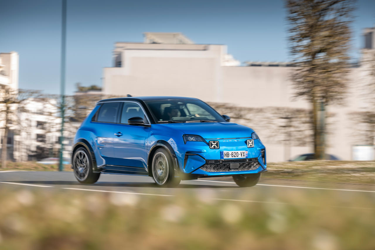 Alpine A110 R Ultime (2025). Photos, prix, date de lancement et ...
